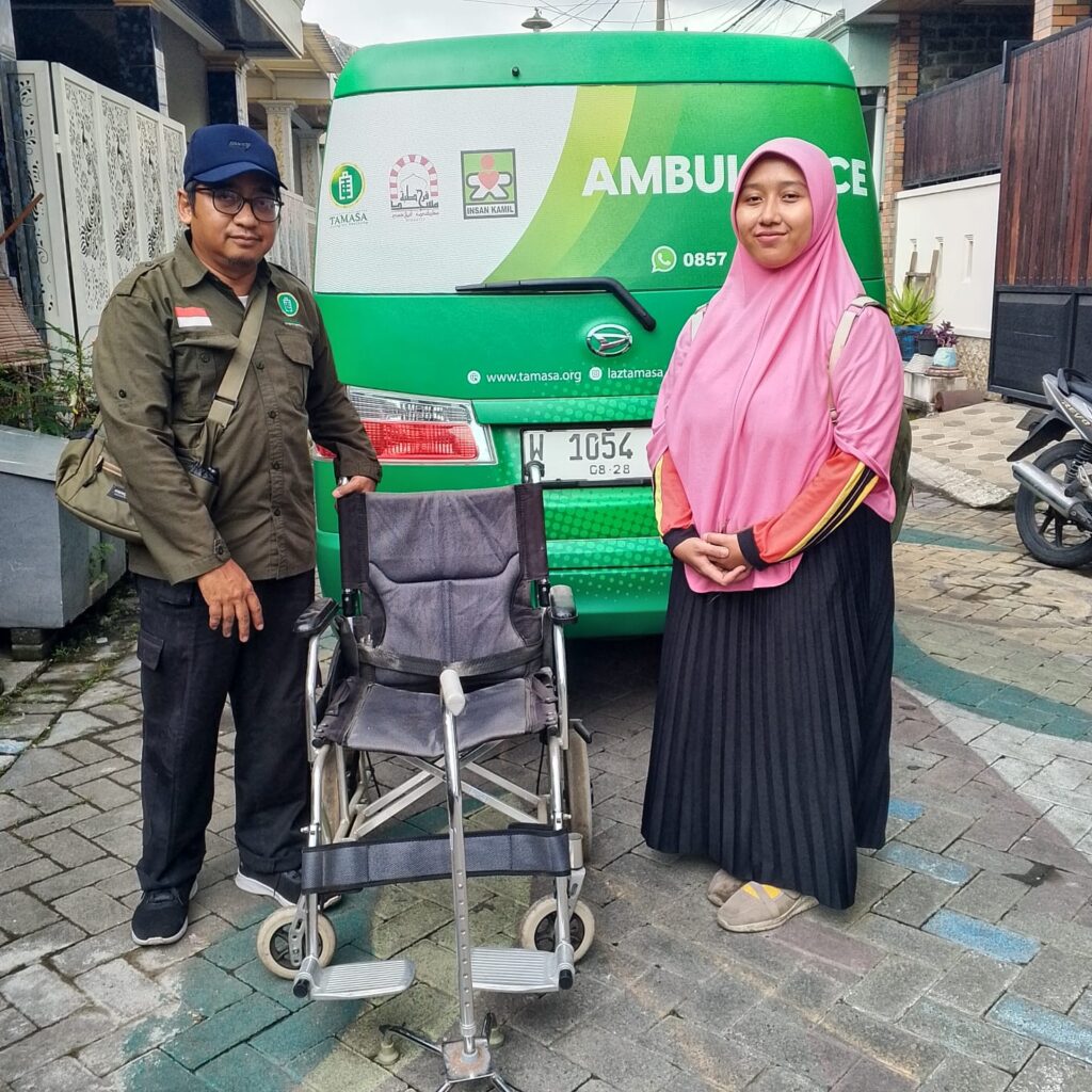 Yayasan Tamasa Terima Bantuan Kursi Roda dan Tongkat dari Donatur